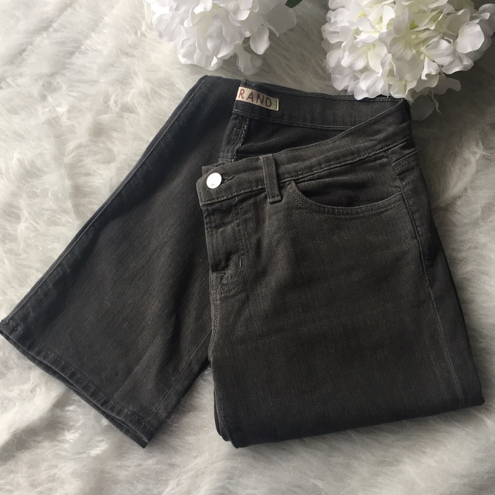 ⬇️J BRAND low rise Cigarette leg Ghost size 28